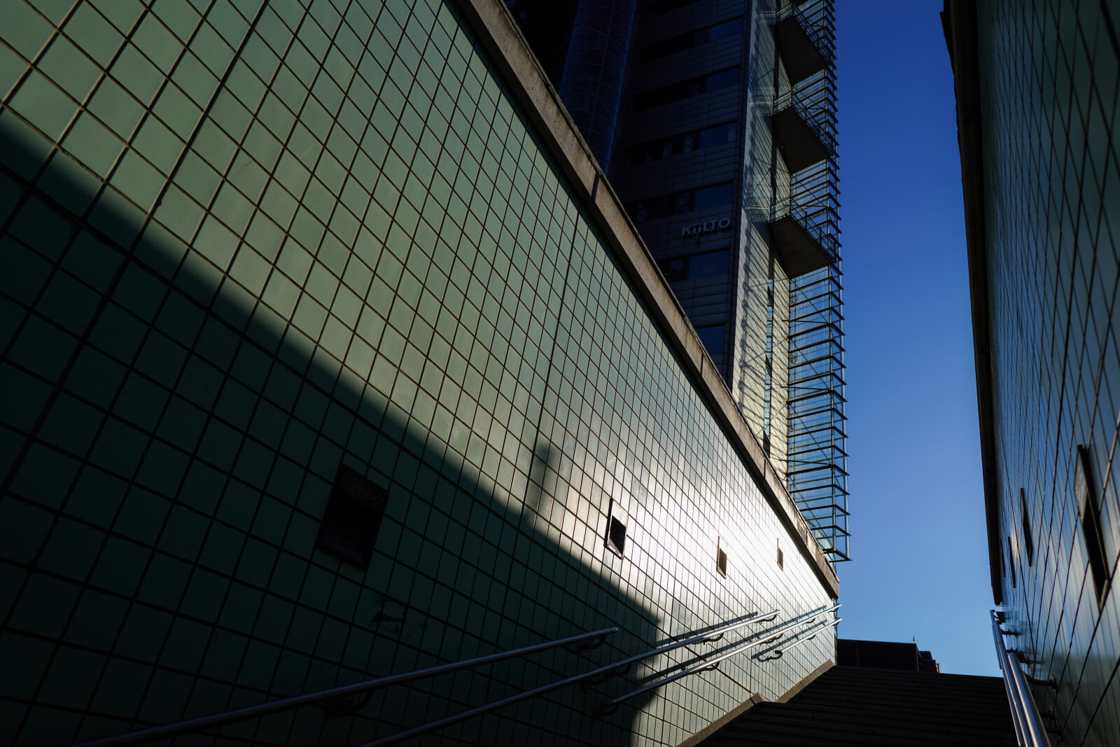 Samyang AF 24mm F1.8 FE sample photo. Staircase towards the sun photography
