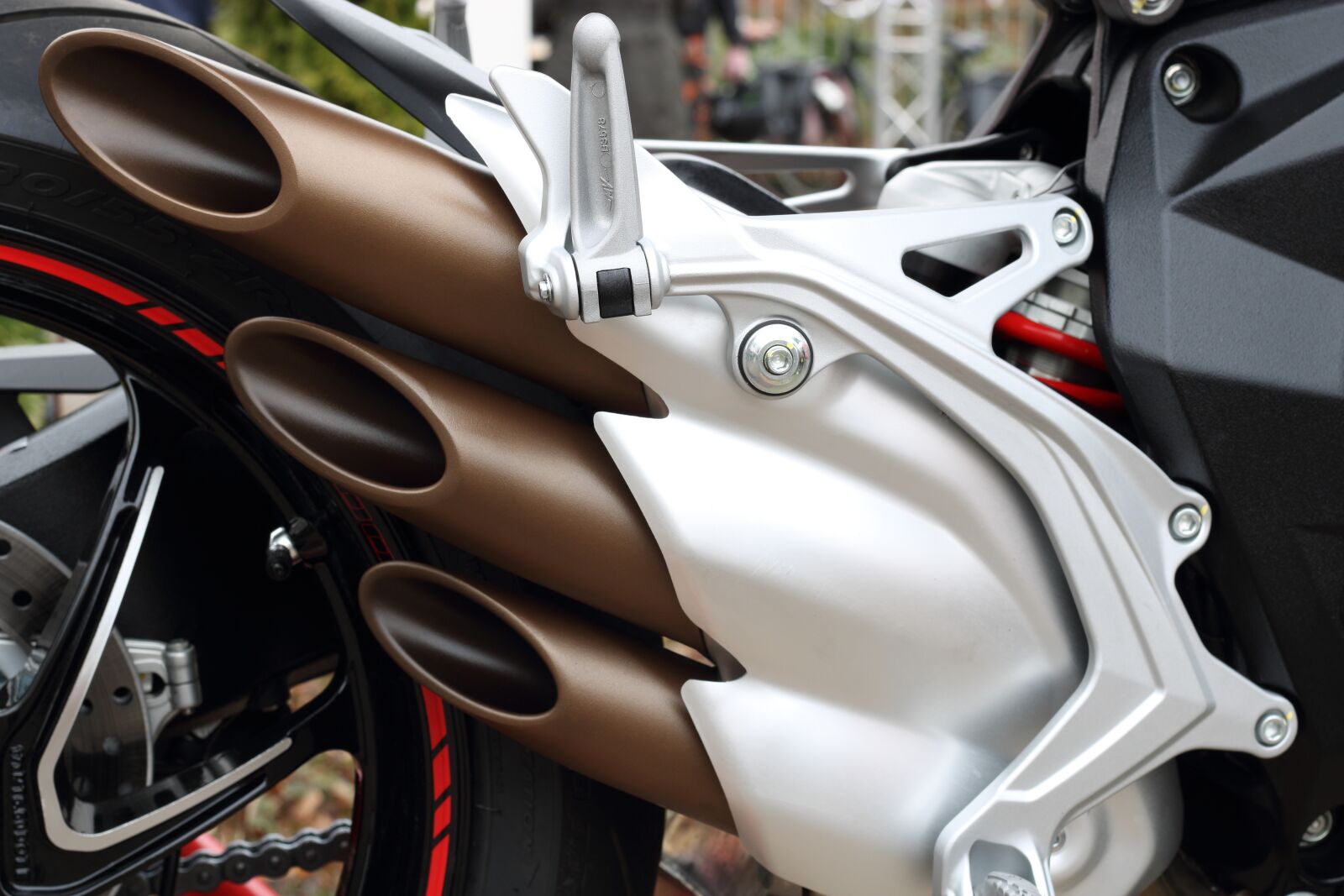 Canon EOS 750D (EOS Rebel T6i / EOS Kiss X8i) sample photo. Motorcycle, motor, exhaust photography