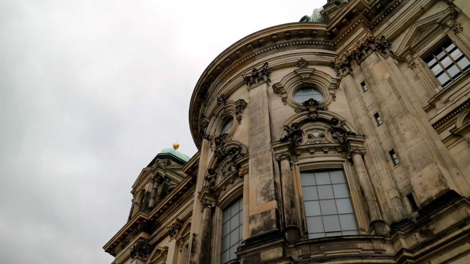 Canon EOS M3 sample photo. Berlin, church, river banks photography