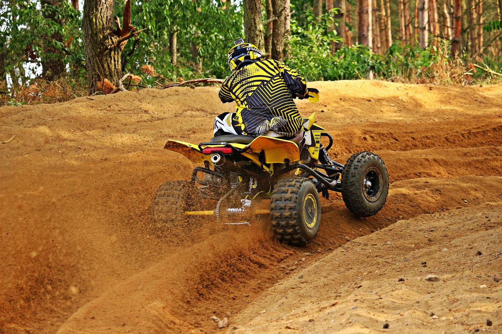 Canon EOS 100D (EOS Rebel SL1 / EOS Kiss X7) sample photo. Quad, enduro, motocross photography