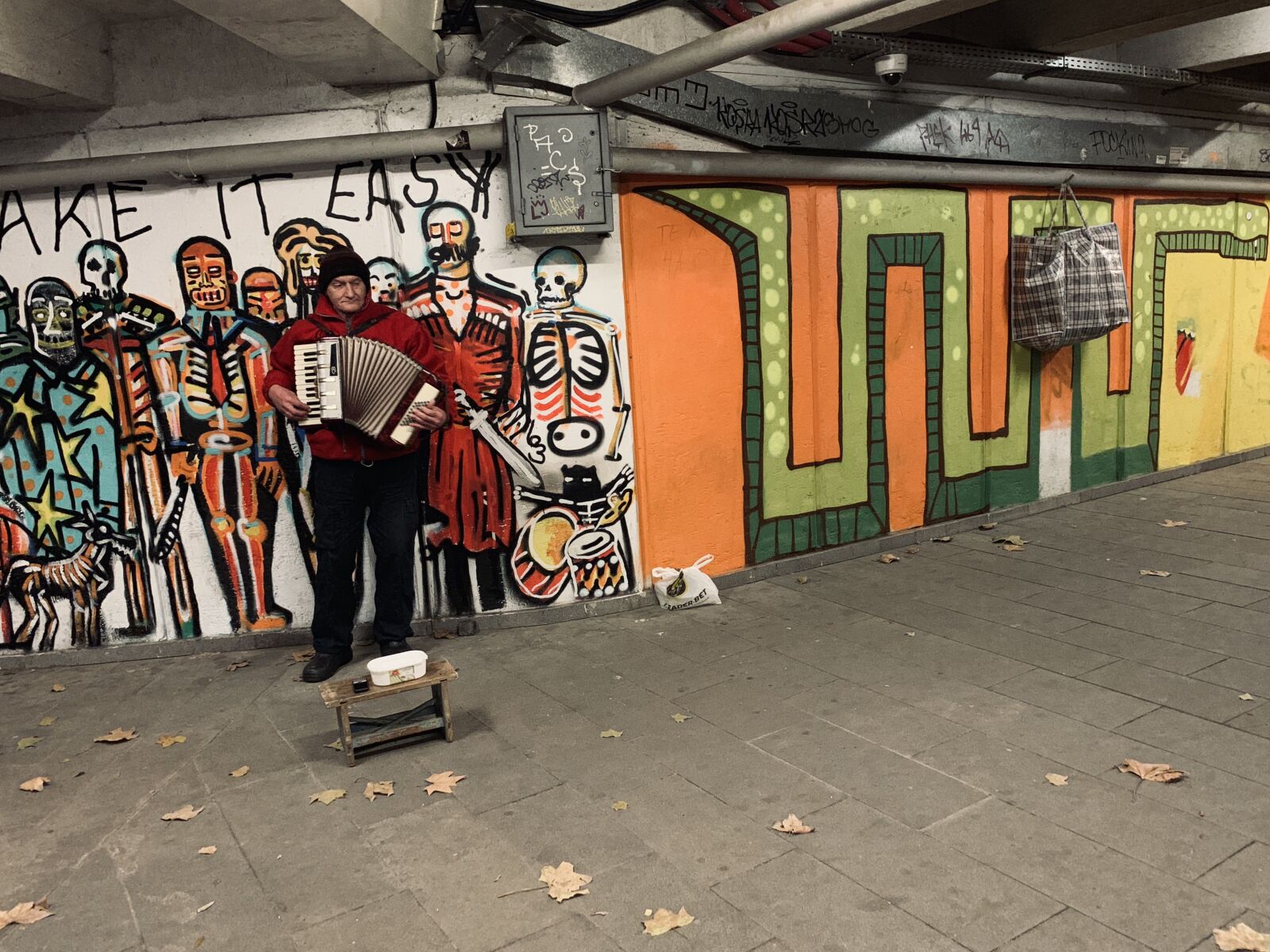 Apple iPhone XS sample photo. Music, people, singer photography