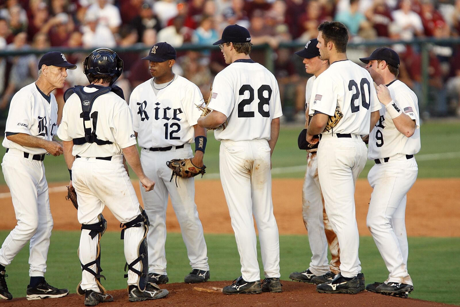 Canon EOS-1D Mark II N sample photo. Baseball, team, meeting on photography