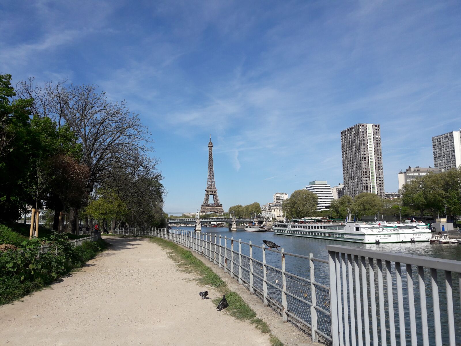 Samsung Galaxy A5(2016) sample photo. France, eiffel tower, vacations photography