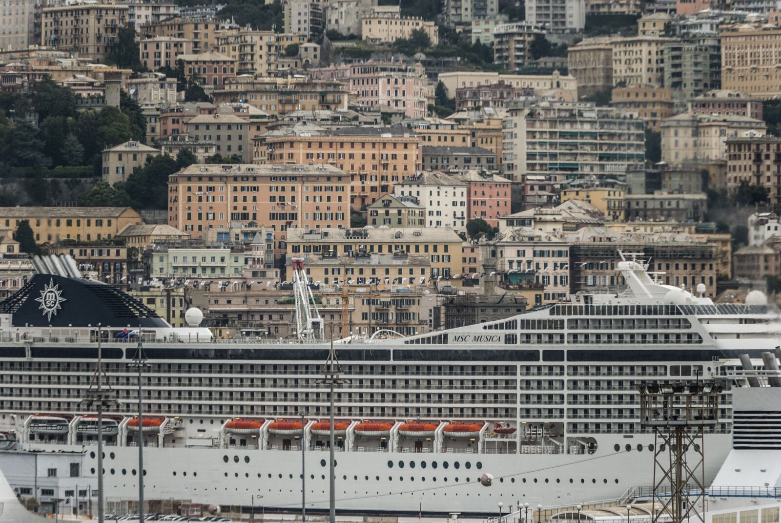 Nikon D60 sample photo. Genoa, porto, sea photography