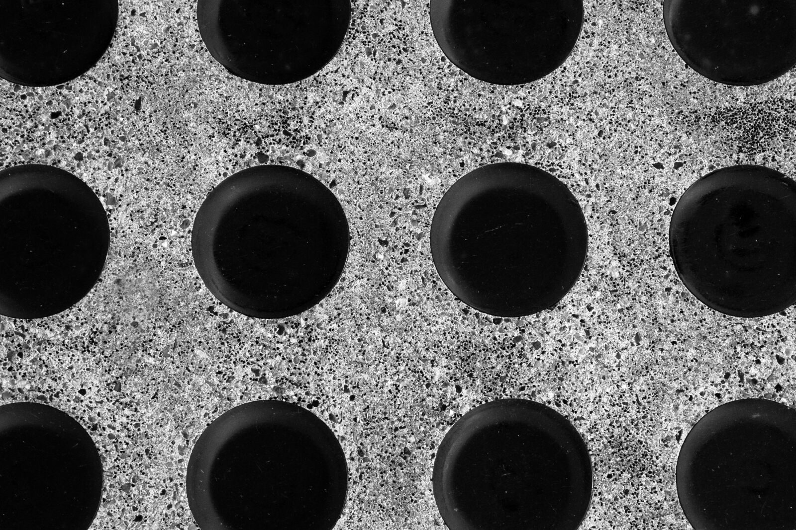 Panasonic DC-TZ200 sample photo. Grid, circles, pattern photography