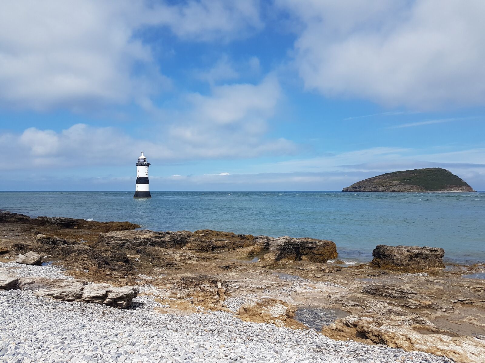 Samsung Galaxy S7 sample photo. Anglesey, lighthouse, beach photography