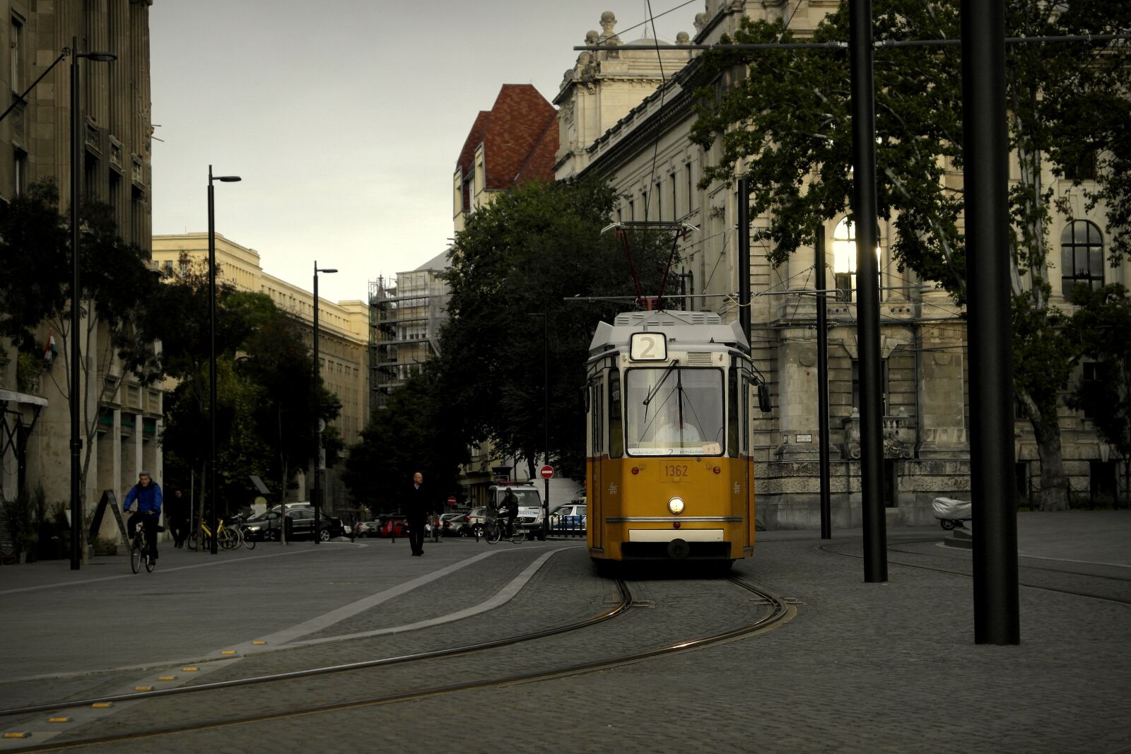 Samsung NX1100 sample photo. Railway, city, urban photography