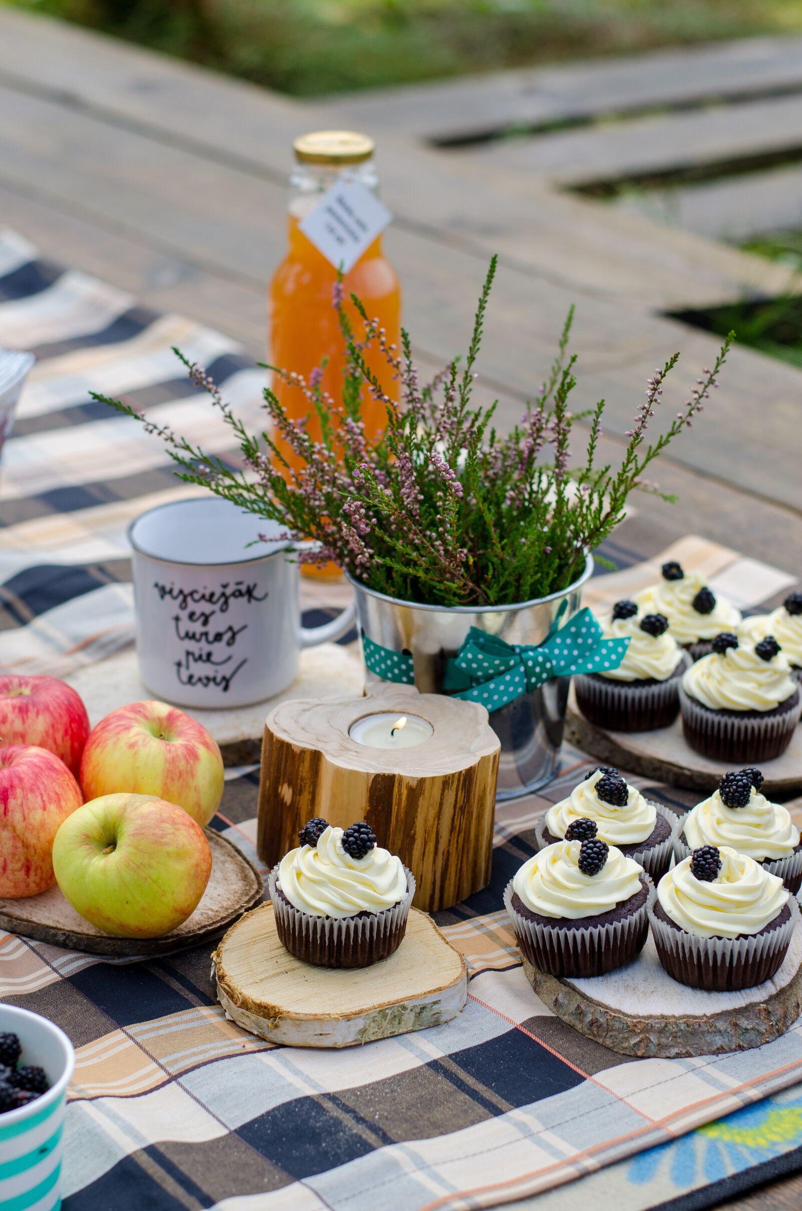 Nikon D7000 sample photo. Picnic, cakes, sweet photography