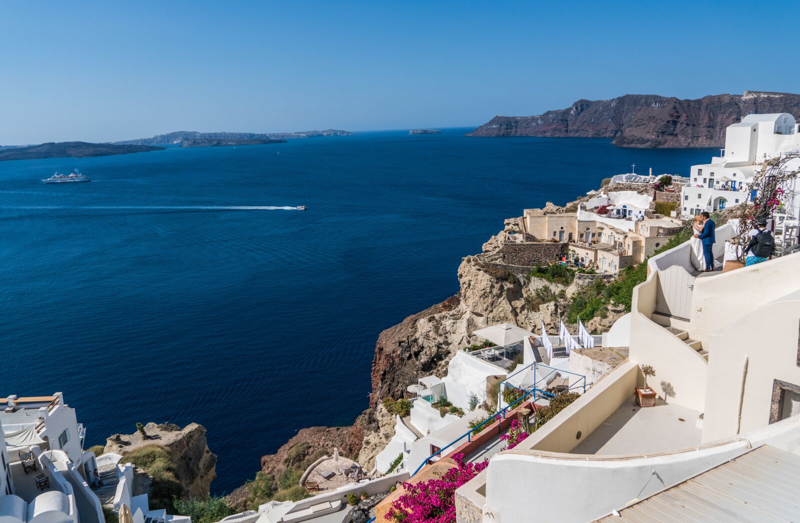 Sony a7R II + Sony FE 24-240mm F3.5-6.3 OSS sample photo. Santorini, oia, greece photography