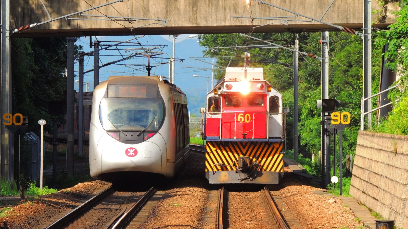 Nikon Coolpix P510 sample photo. Hongkong, train, city photography