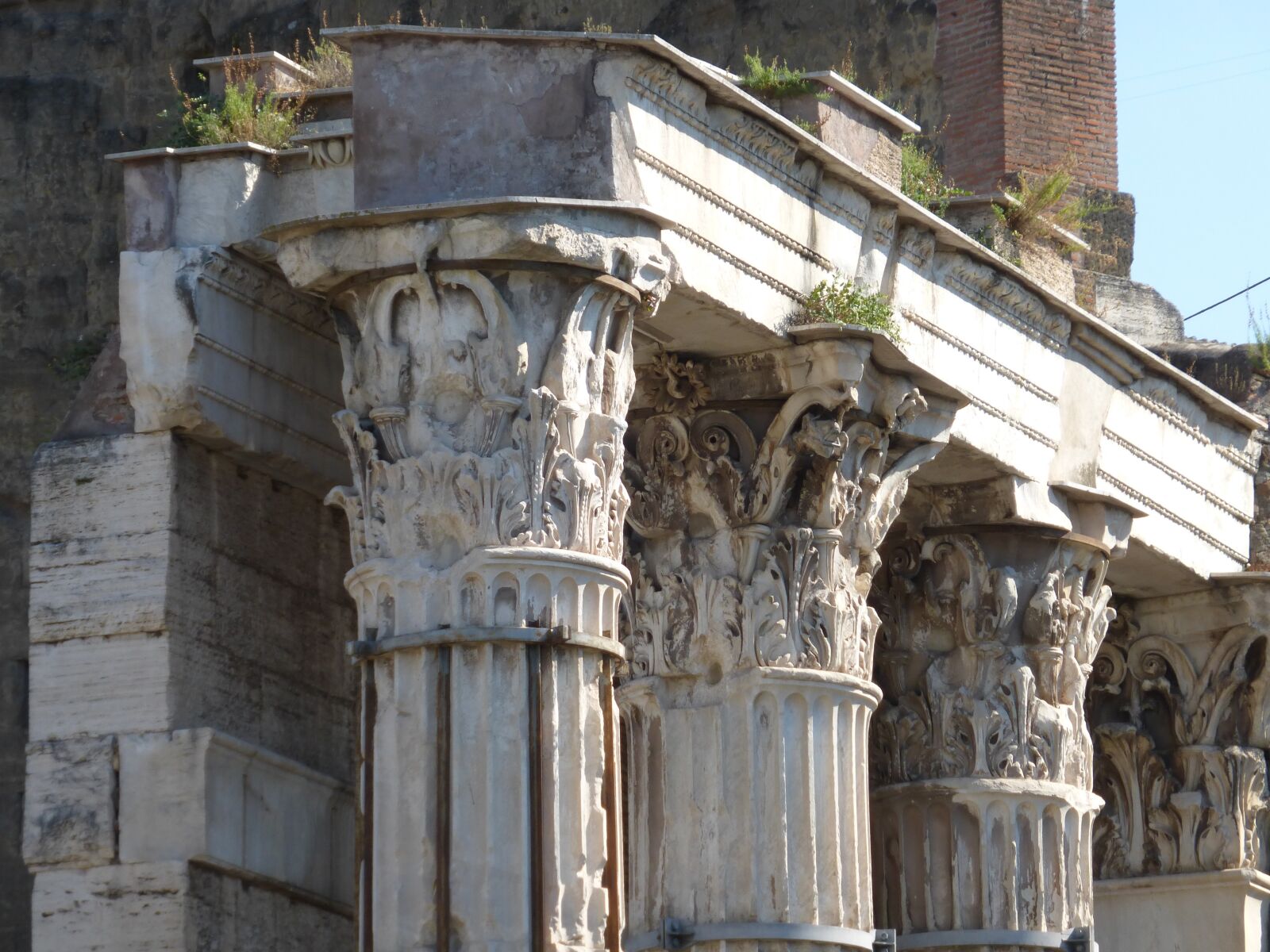 Panasonic Lumix DMC-ZS25 (Lumix DMC-TZ35) sample photo. Italy, rome, temple photography