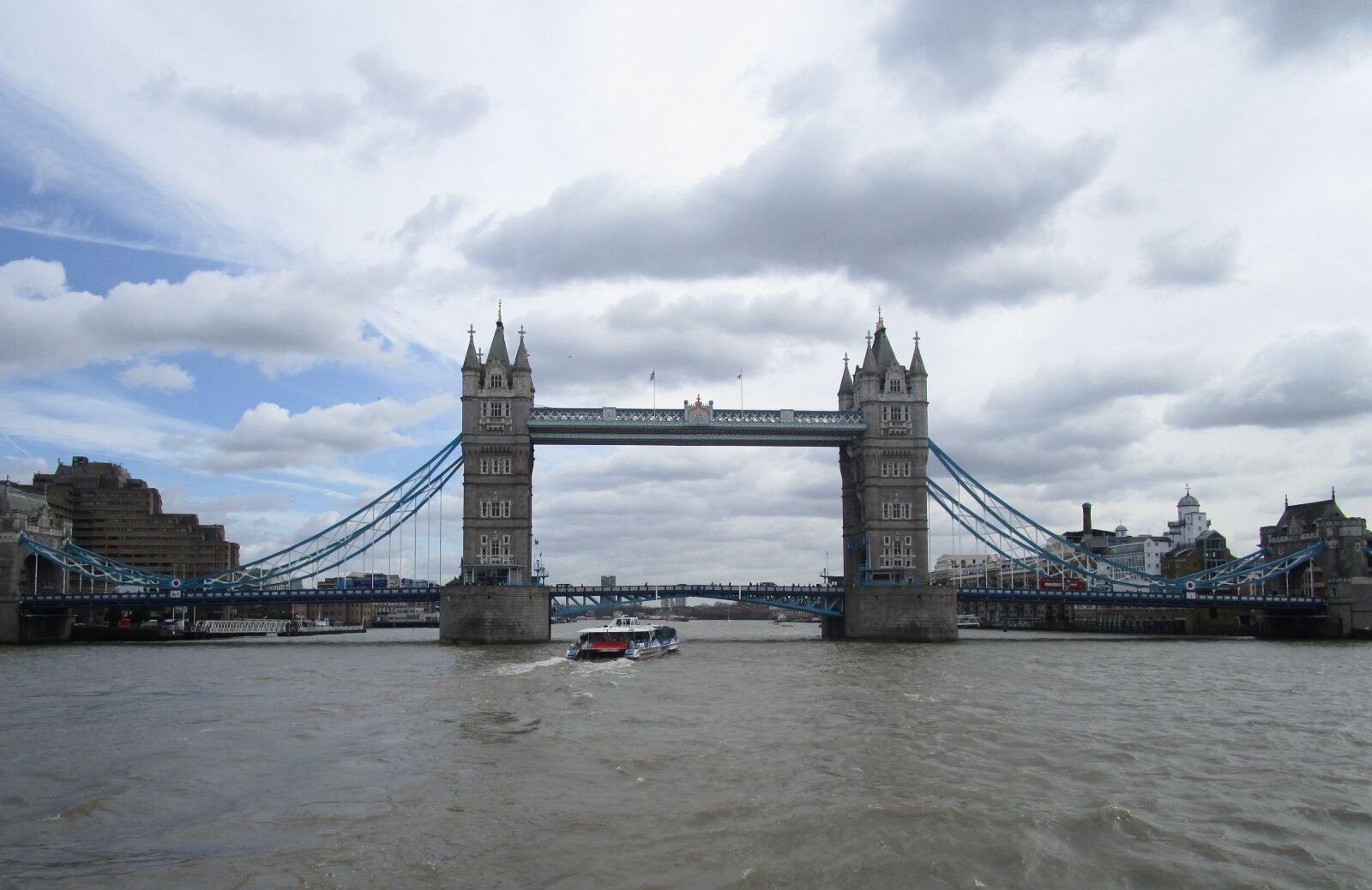 Canon PowerShot ELPH 150 IS (IXUS 155 / IXY 140) sample photo. London, tower bridge, england photography