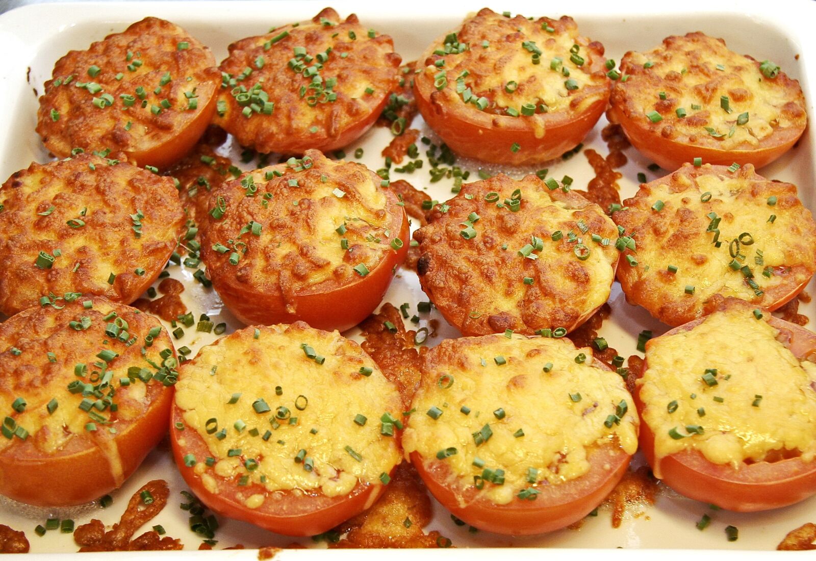 Canon EOS 20D sample photo. Tomatoes, gratin, cheese photography
