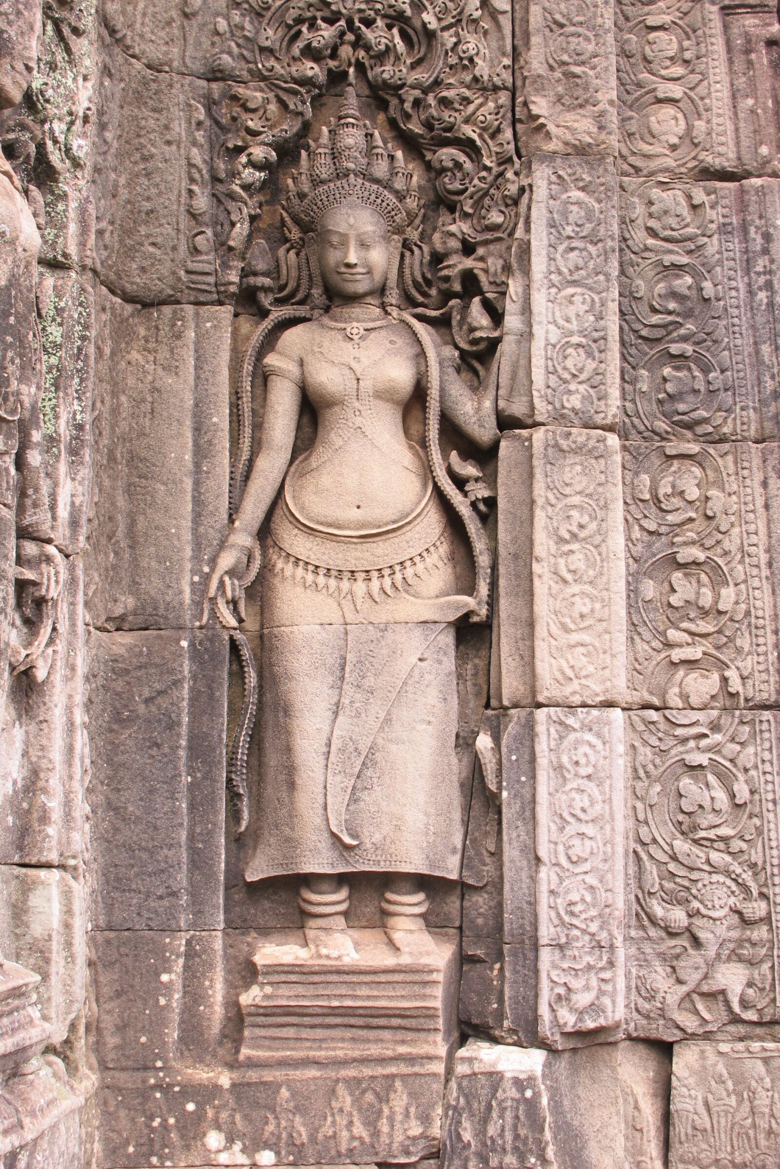 Canon PowerShot G12 sample photo. Cambodia, angkor wat, tourism photography