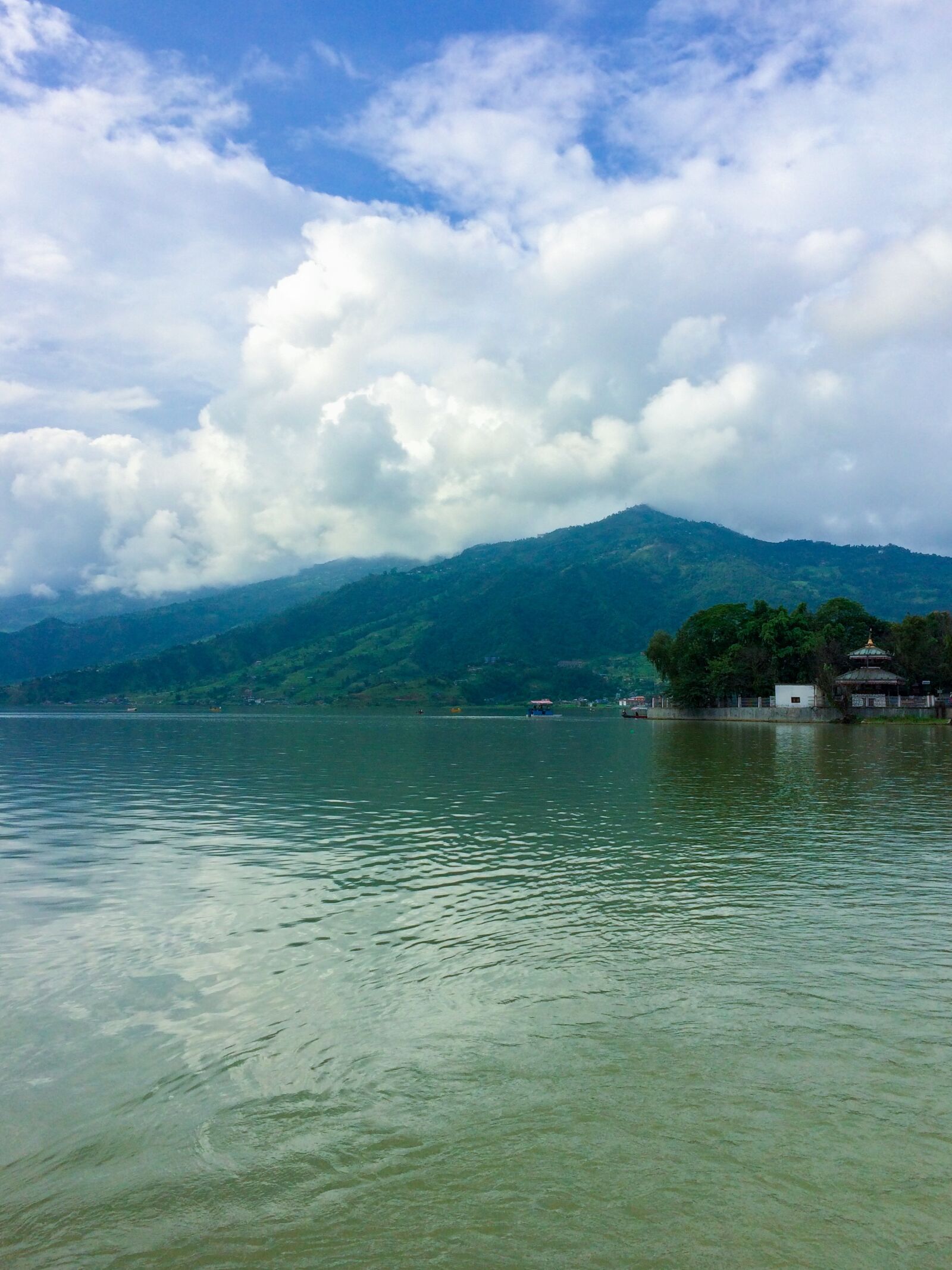 iPhone 5s back camera 4.15mm f/2.2 sample photo. Water, lake, white photography