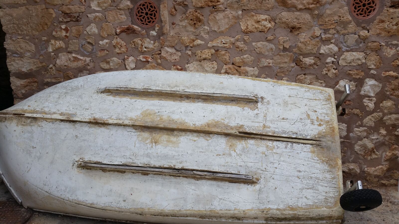 Samsung Galaxy S5 sample photo. Boat, wall, mallorca photography