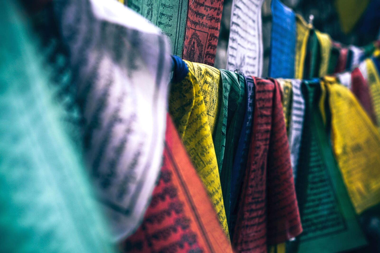 Sony a7 II + DT 85mm F1.8 SAM sample photo. Textile, tradition, cloth, culture photography
