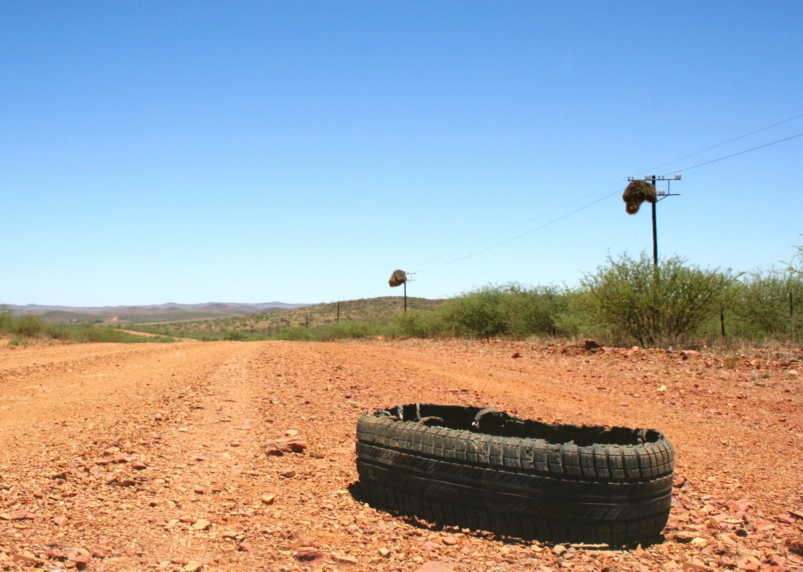 Canon EOS 350D (EOS Digital Rebel XT / EOS Kiss Digital N) sample photo. Tyre, burst, karoo photography
