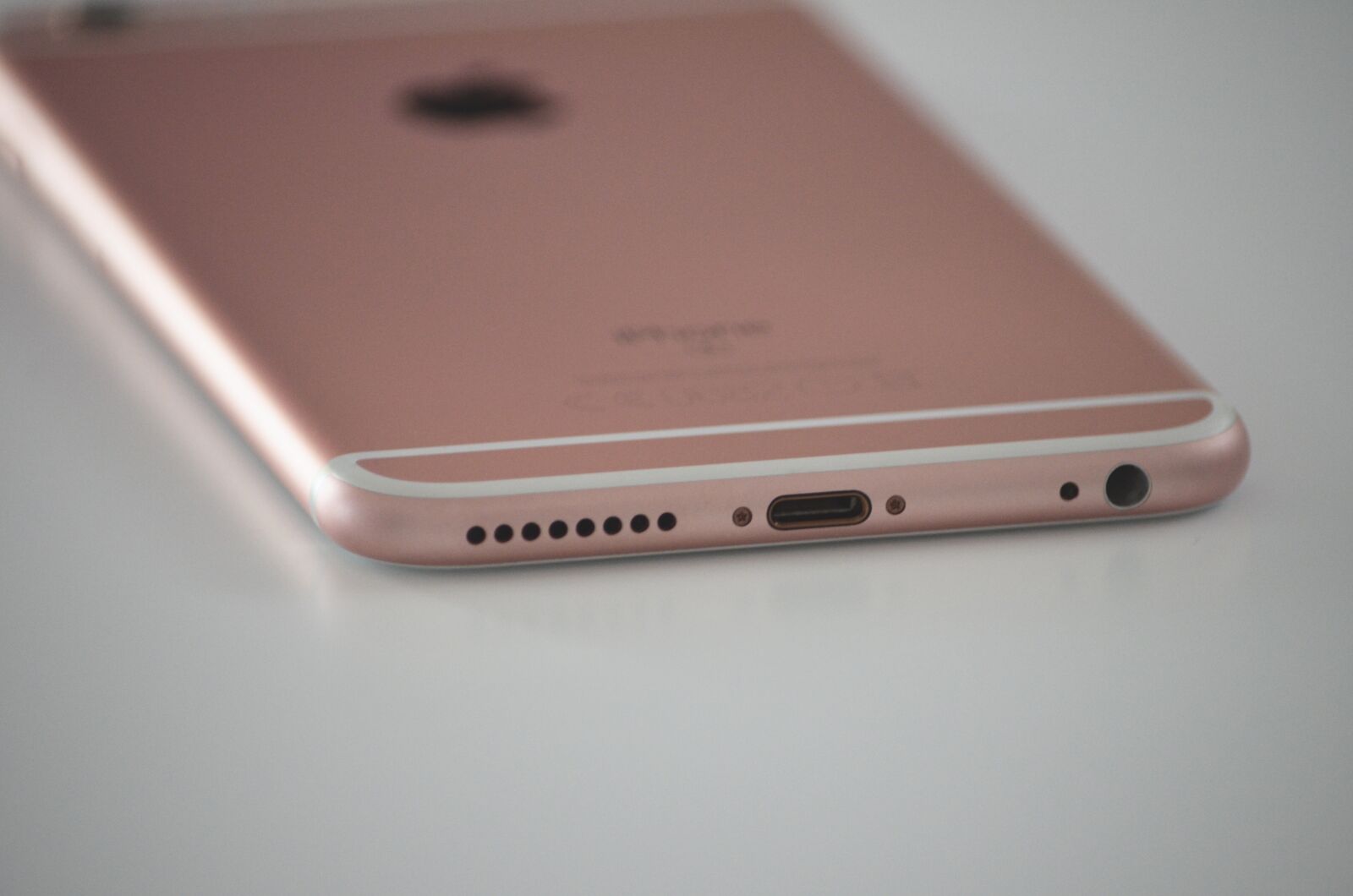 Nikon D5100 sample photo. Rose, gold, iphone, 6s photography