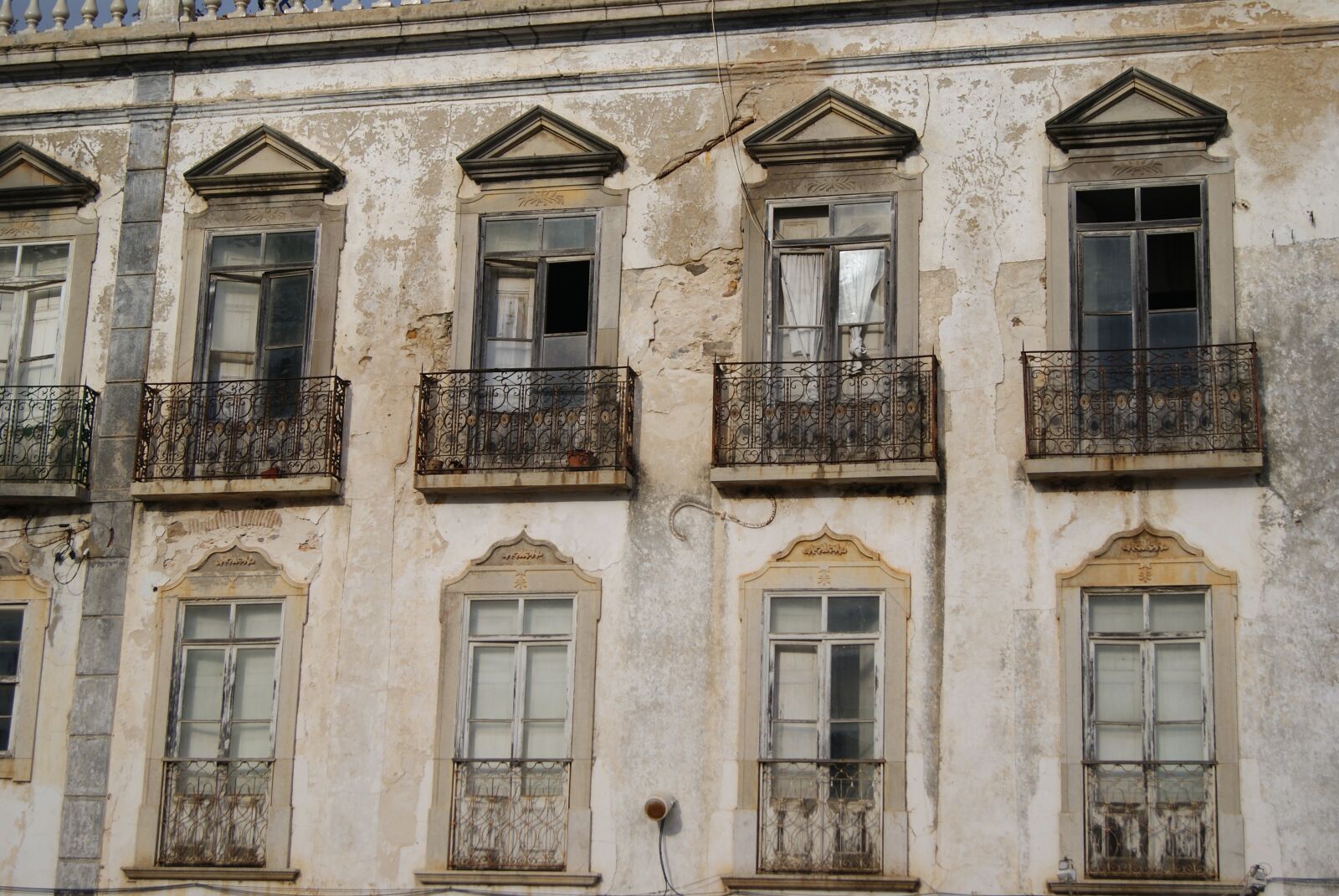 Sony Alpha DSLR-A230 sample photo. Janela, window, old photography
