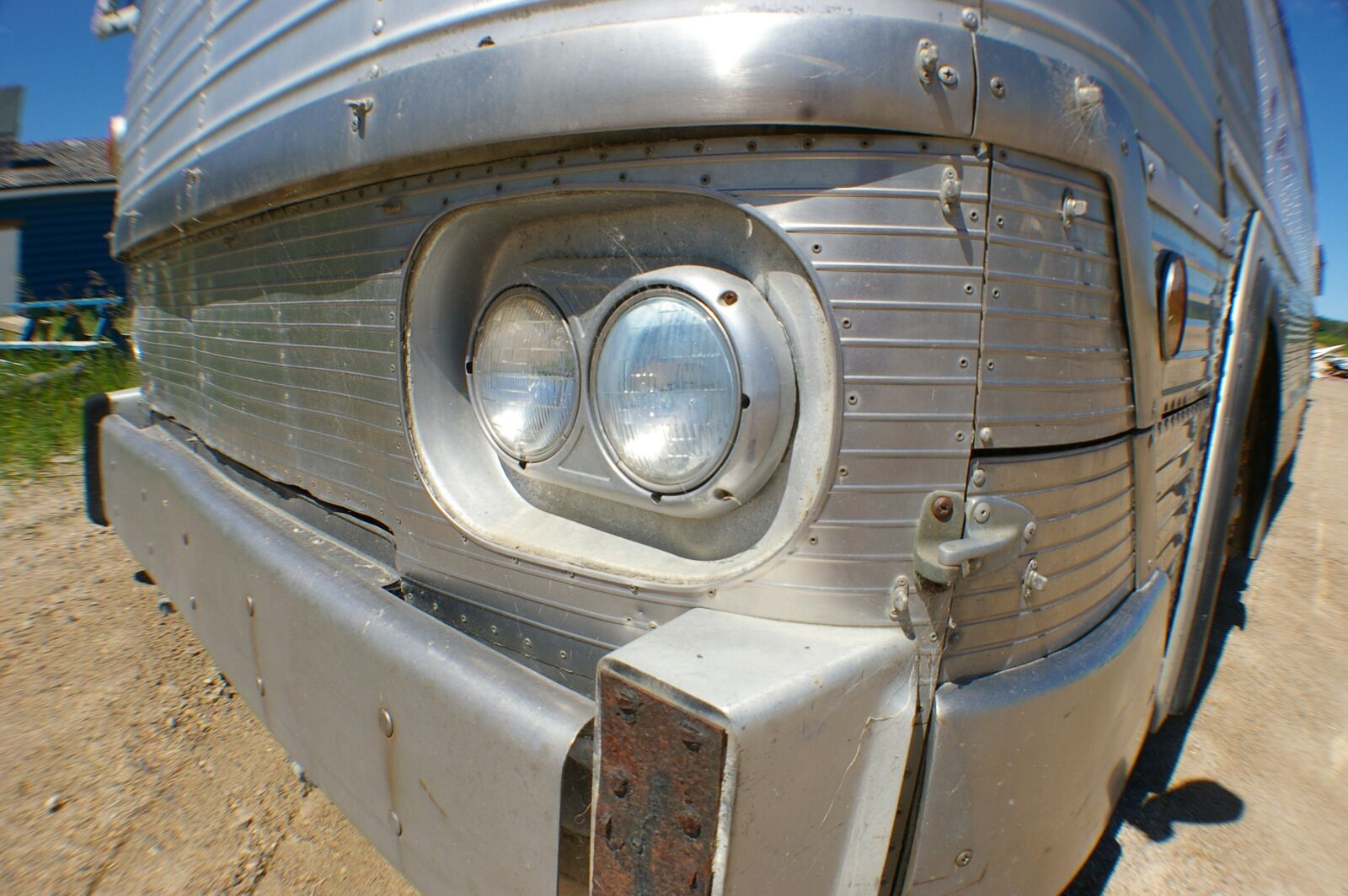 Pentax *ist DL sample photo. Headlight, bus, chrome photography