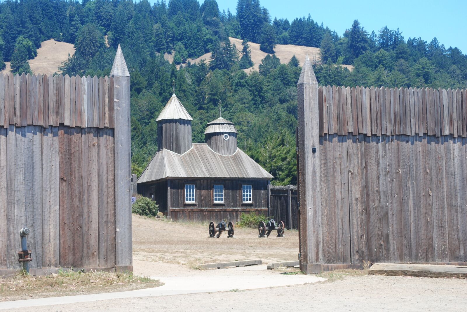 Nikon D3000 sample photo. Fort, history, fort ross photography