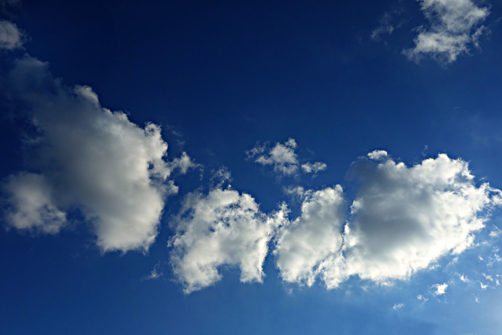 Sony Cyber-shot DSC-RX100 sample photo. Cloud, sky, blue sky photography