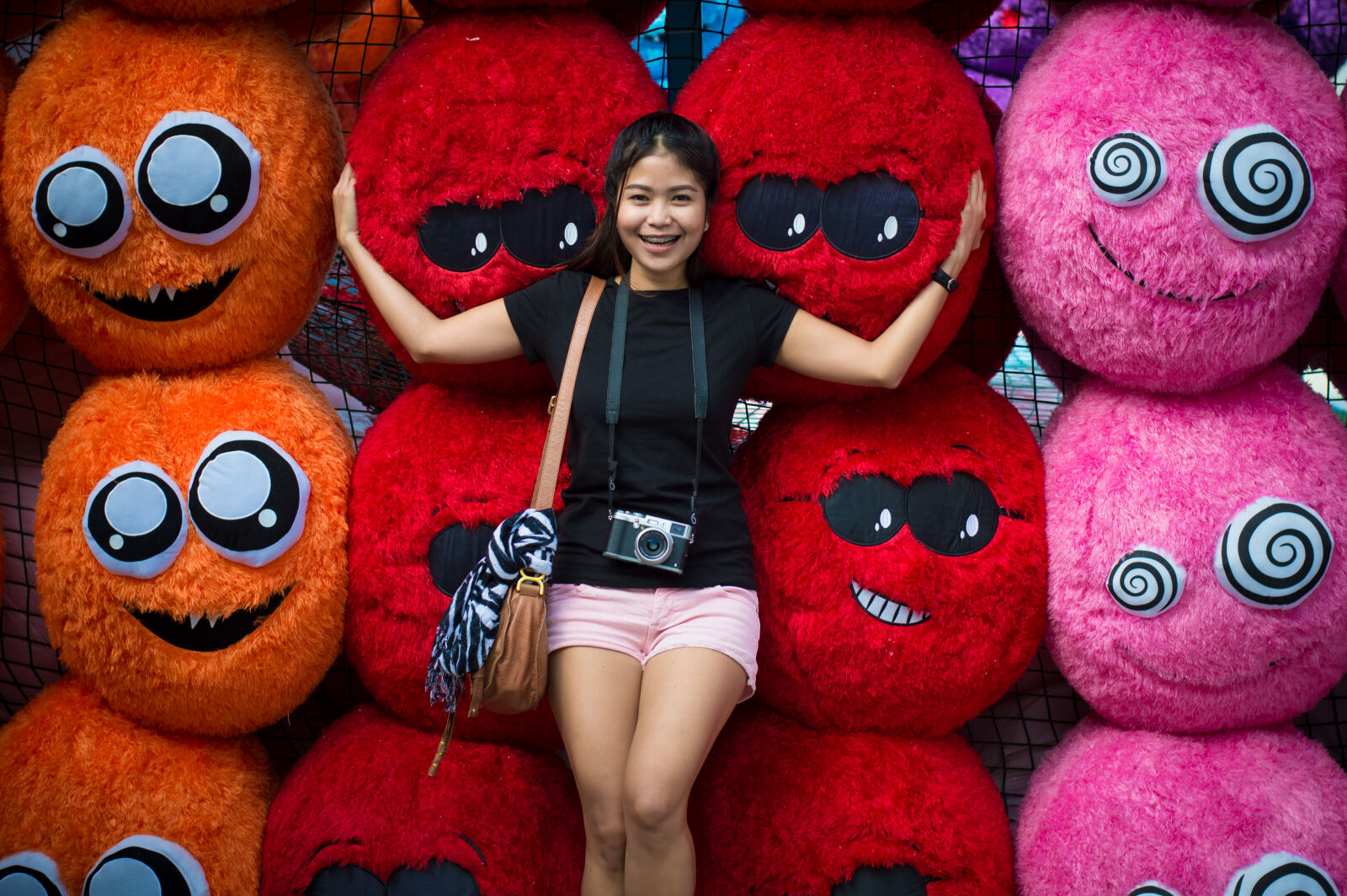 Nikon D3200 + Nikon AF-S Nikkor 50mm F1.8G sample photo. Camera, model, shops, stuffed photography