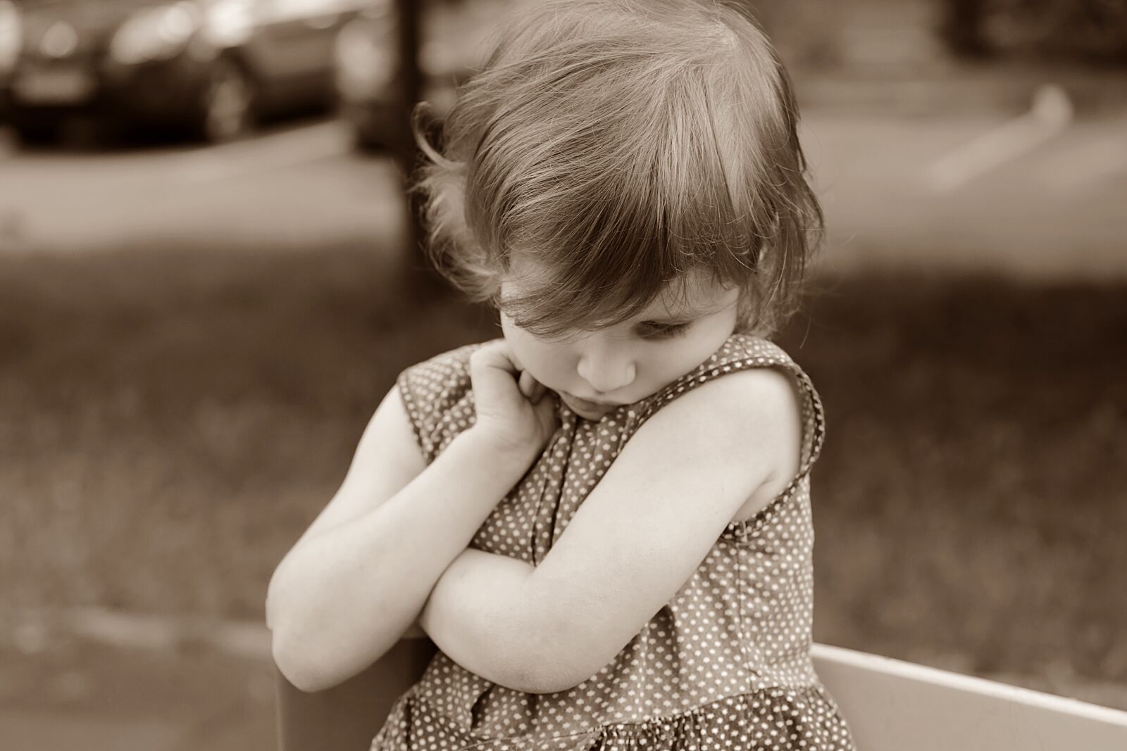 Canon EOS 6D + Canon EF 70-200mm F4L USM sample photo. Baby, girl, shy photography