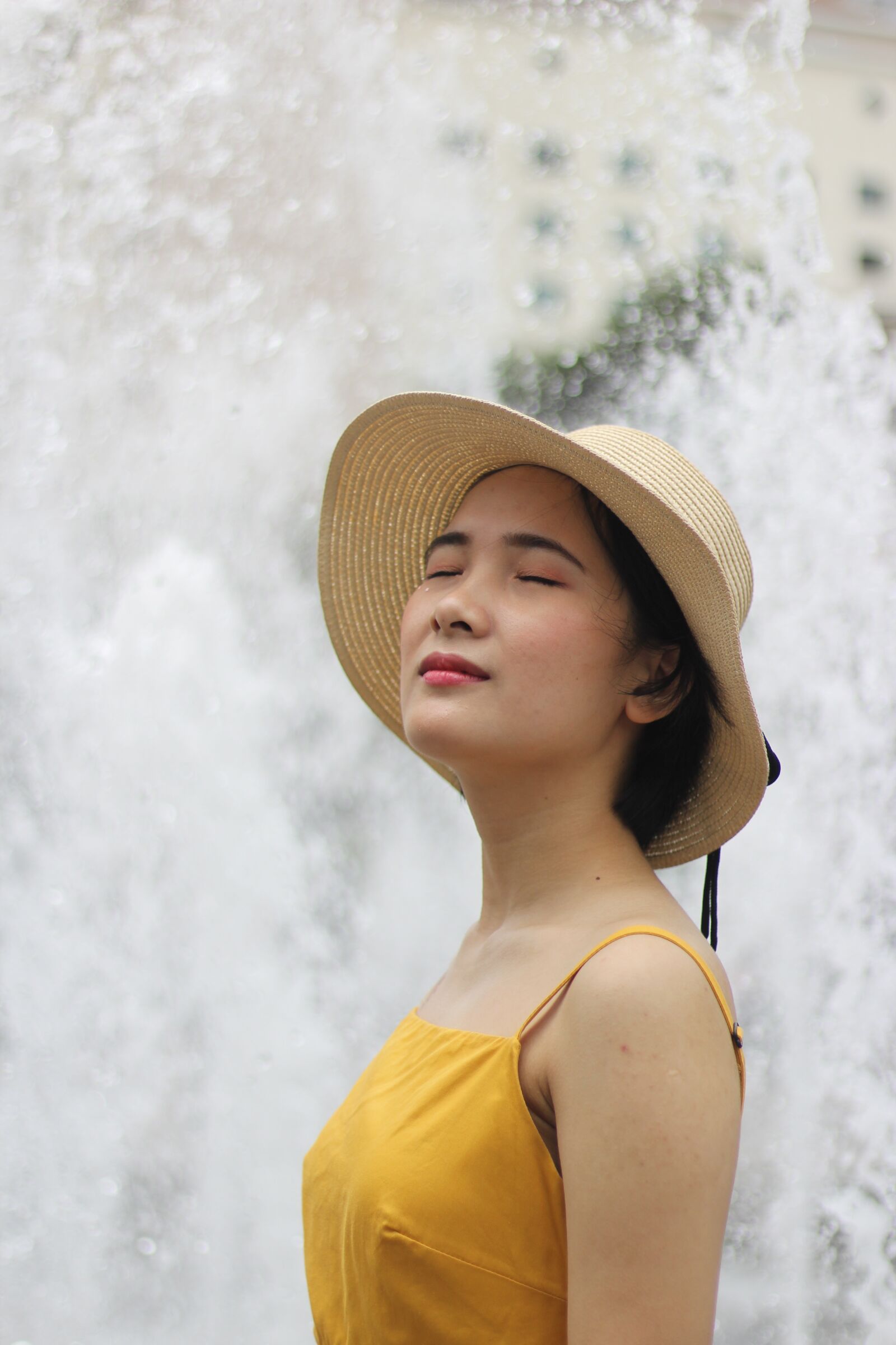 Canon EOS 1300D (EOS Rebel T6 / EOS Kiss X80) + Canon EF 50mm F1.8 STM sample photo. Girl, asian, vietnam photography