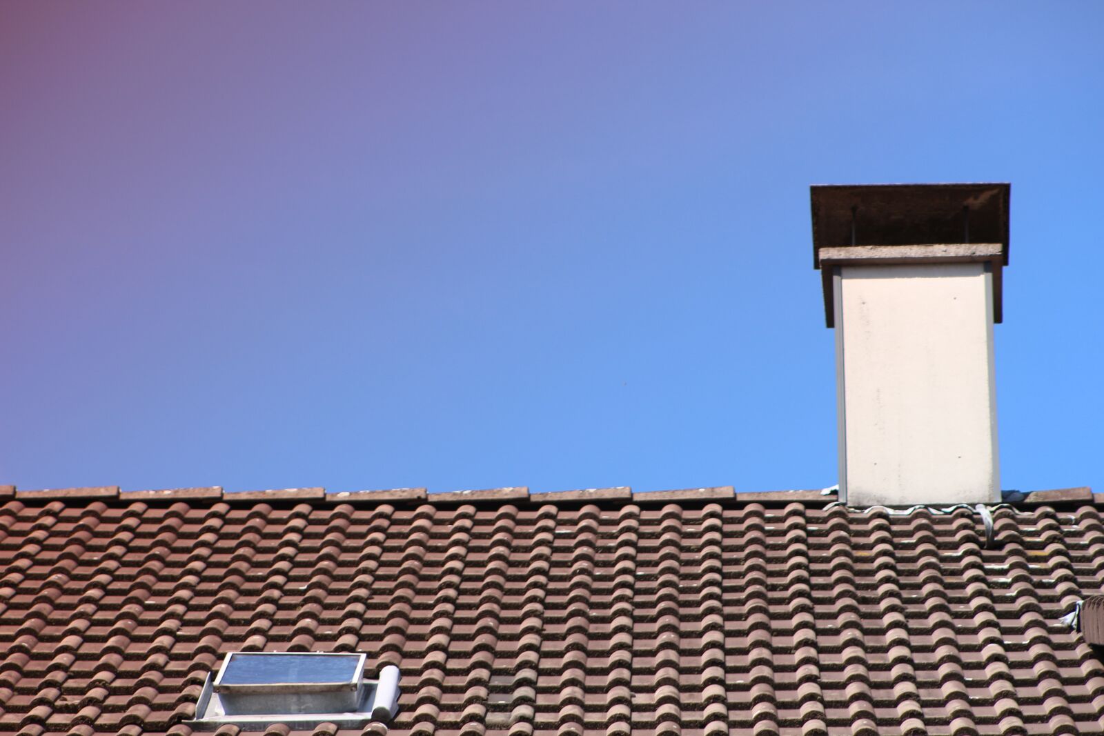 Canon EF75-300mm f/4-5.6 sample photo. Roof, chimney, home photography