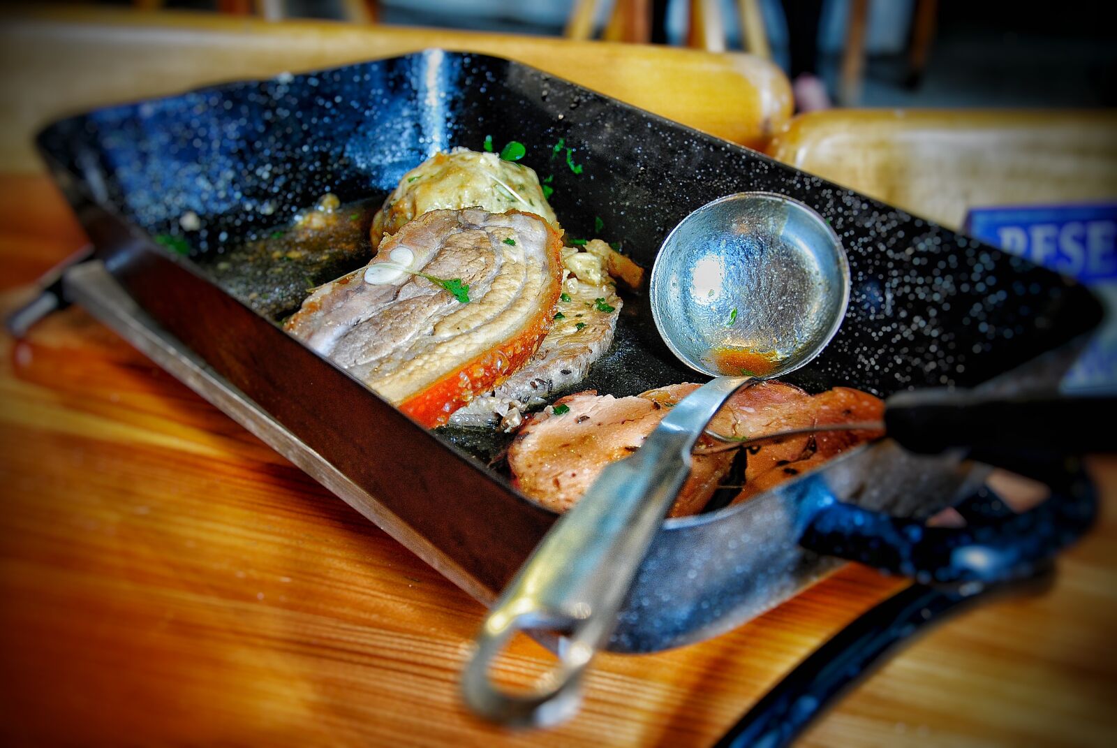 Nikon D3000 sample photo. Roast pork, crust roast photography
