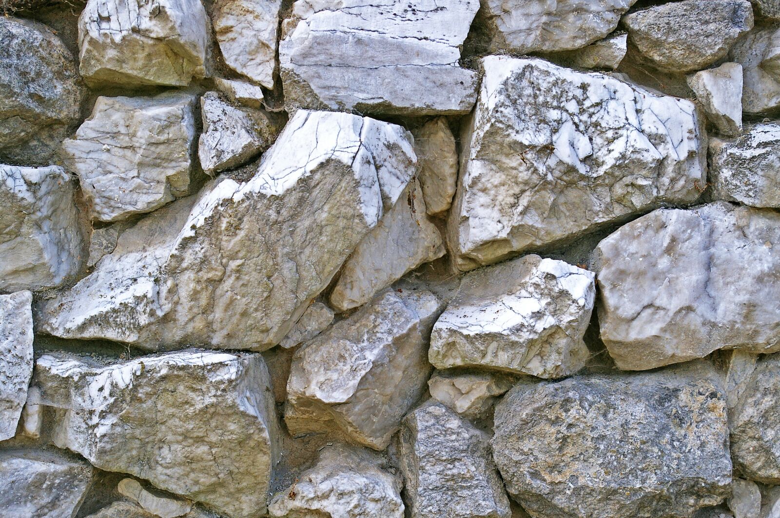 Pentax *ist DL2 sample photo. Stone wall, natural stone photography