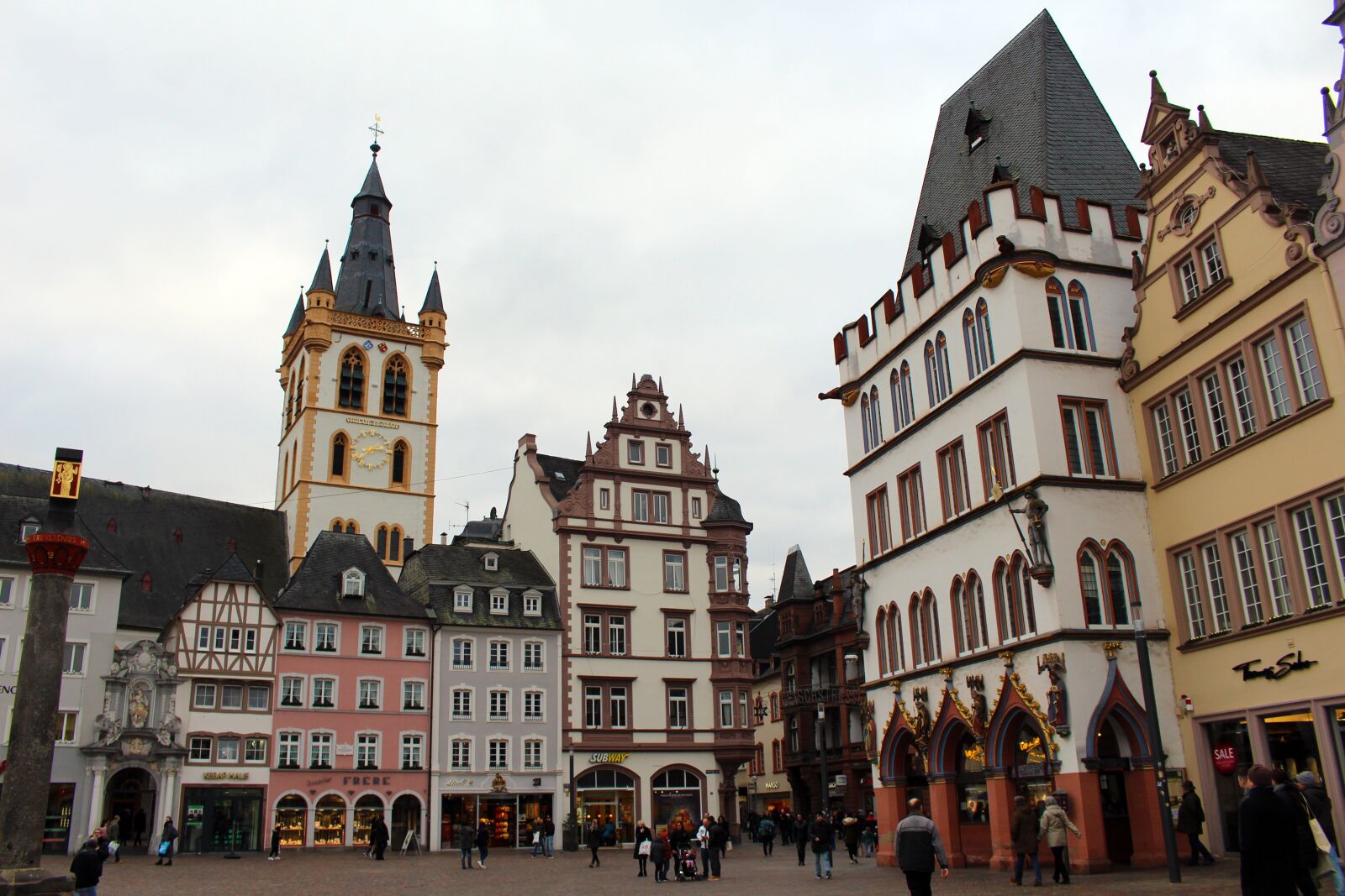 Canon EOS 700D (EOS Rebel T5i / EOS Kiss X7i) sample photo. Trier, main market, historic photography