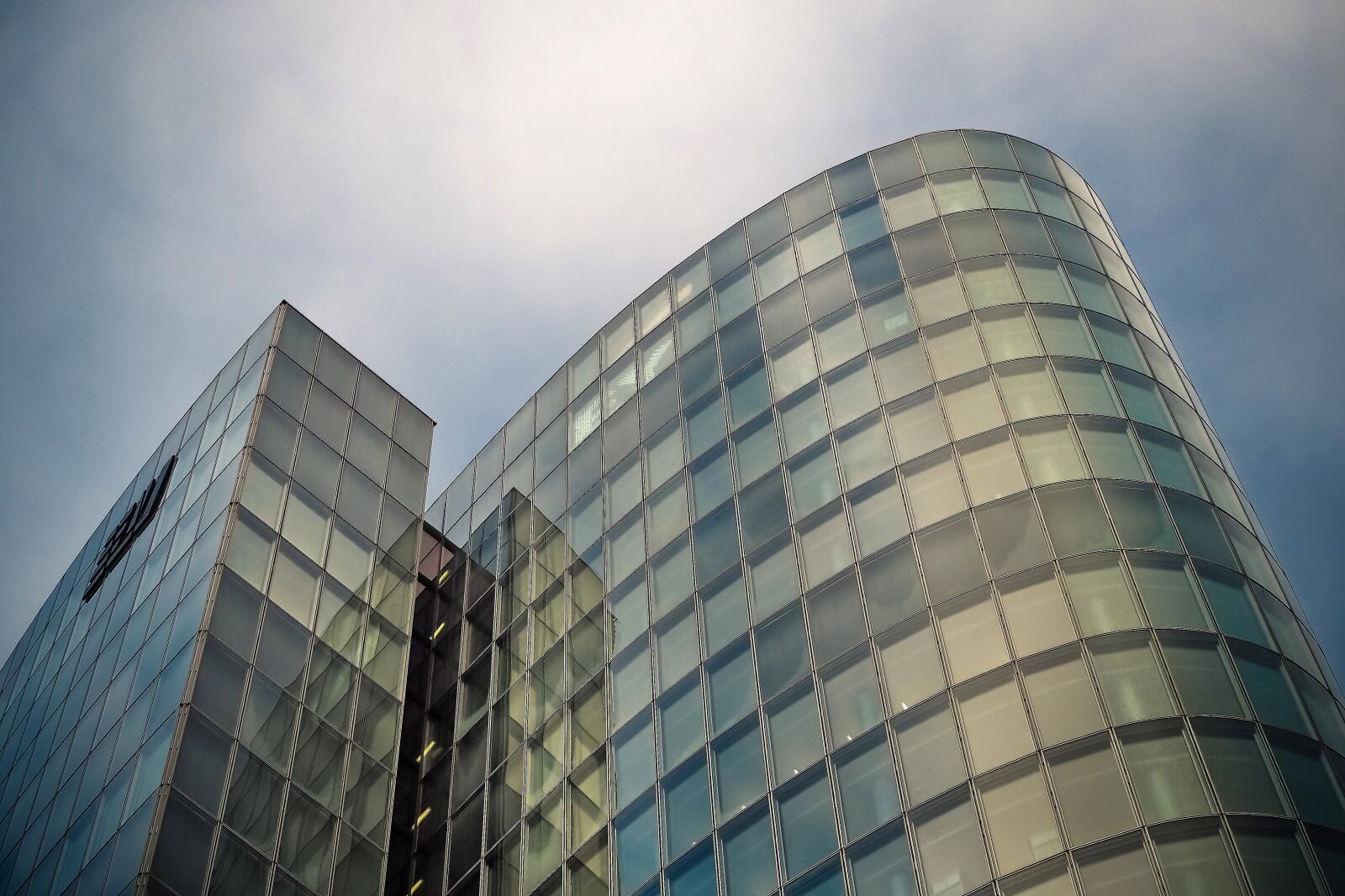 Olympus OM-D E-M10 sample photo. Architecture, skyscraper, glass facades photography