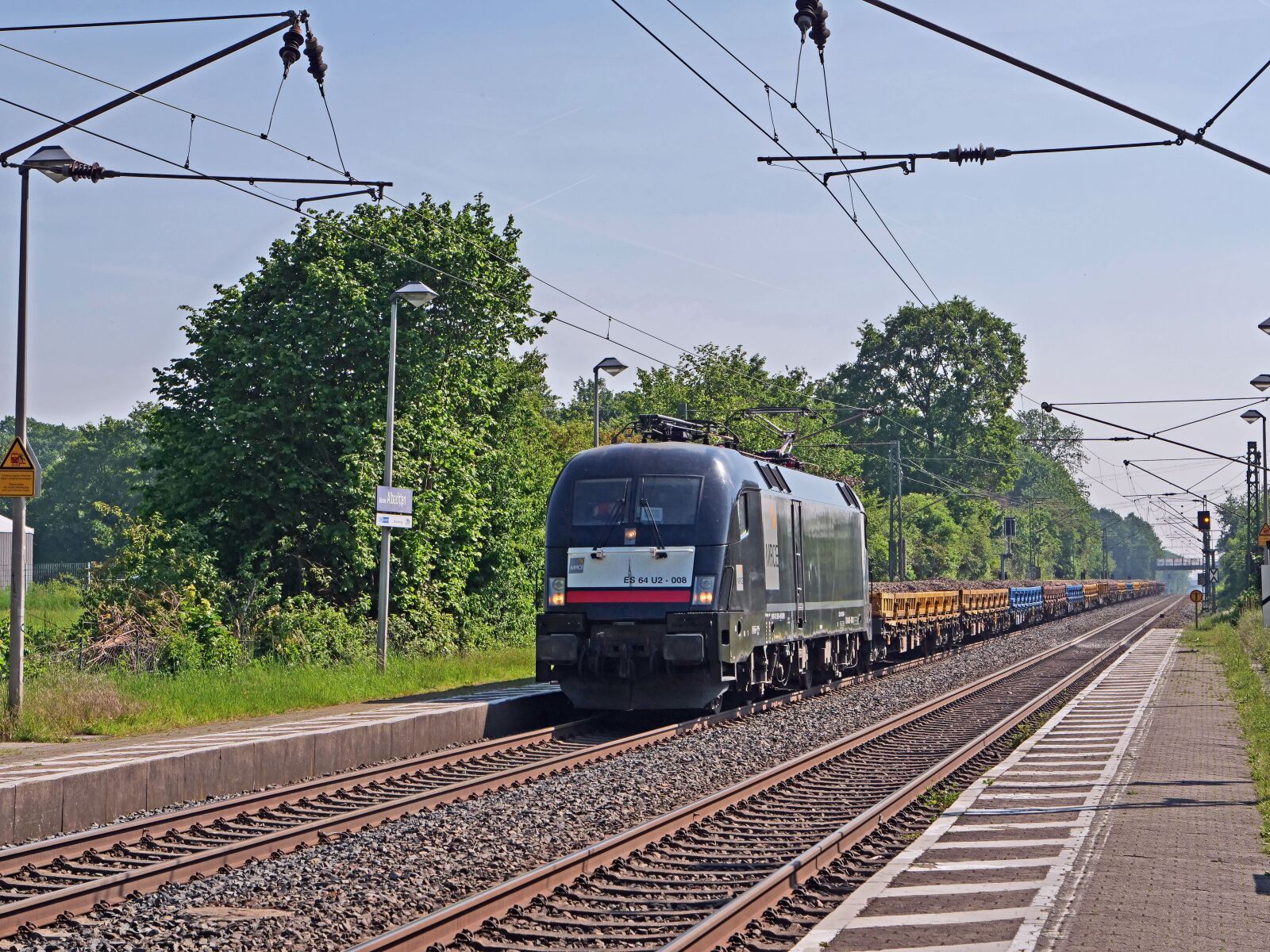 Panasonic Lumix DC-G9 sample photo. Schotterzug, arbeitszug, on loan photography