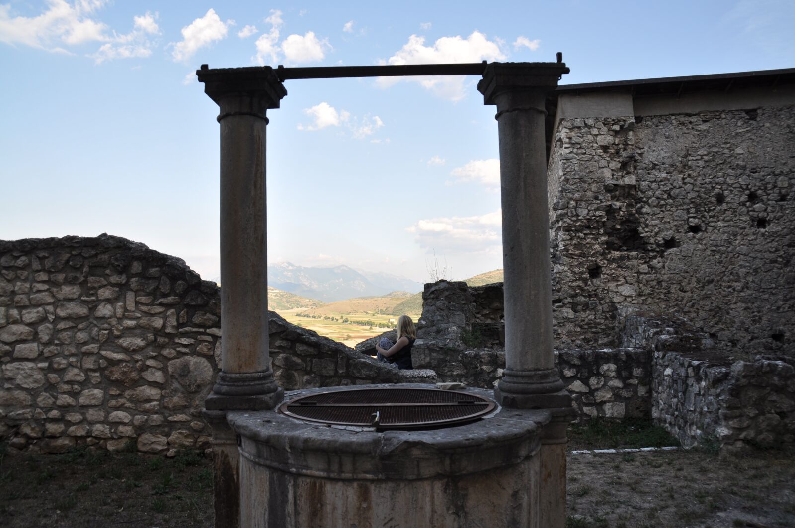 Nikon D5000 sample photo. Landscape, pozzo, borgo photography