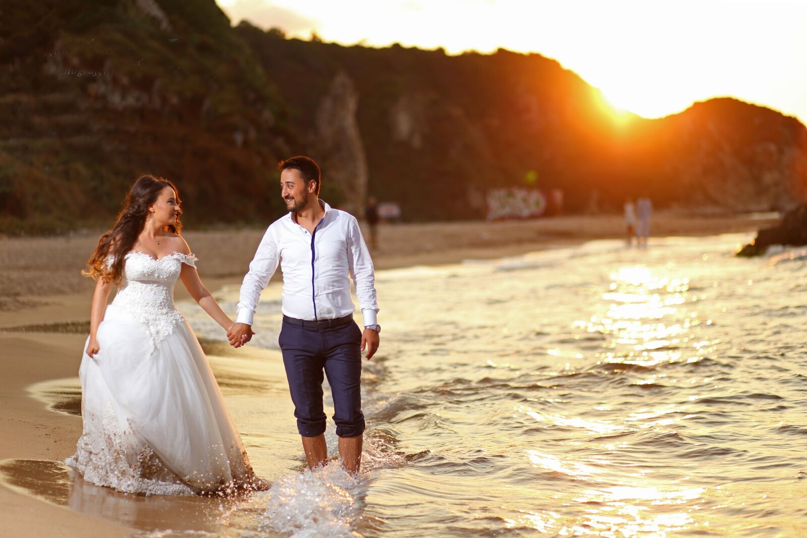Canon EOS 6D sample photo. Wedding photography, newlyweds, husband photography
