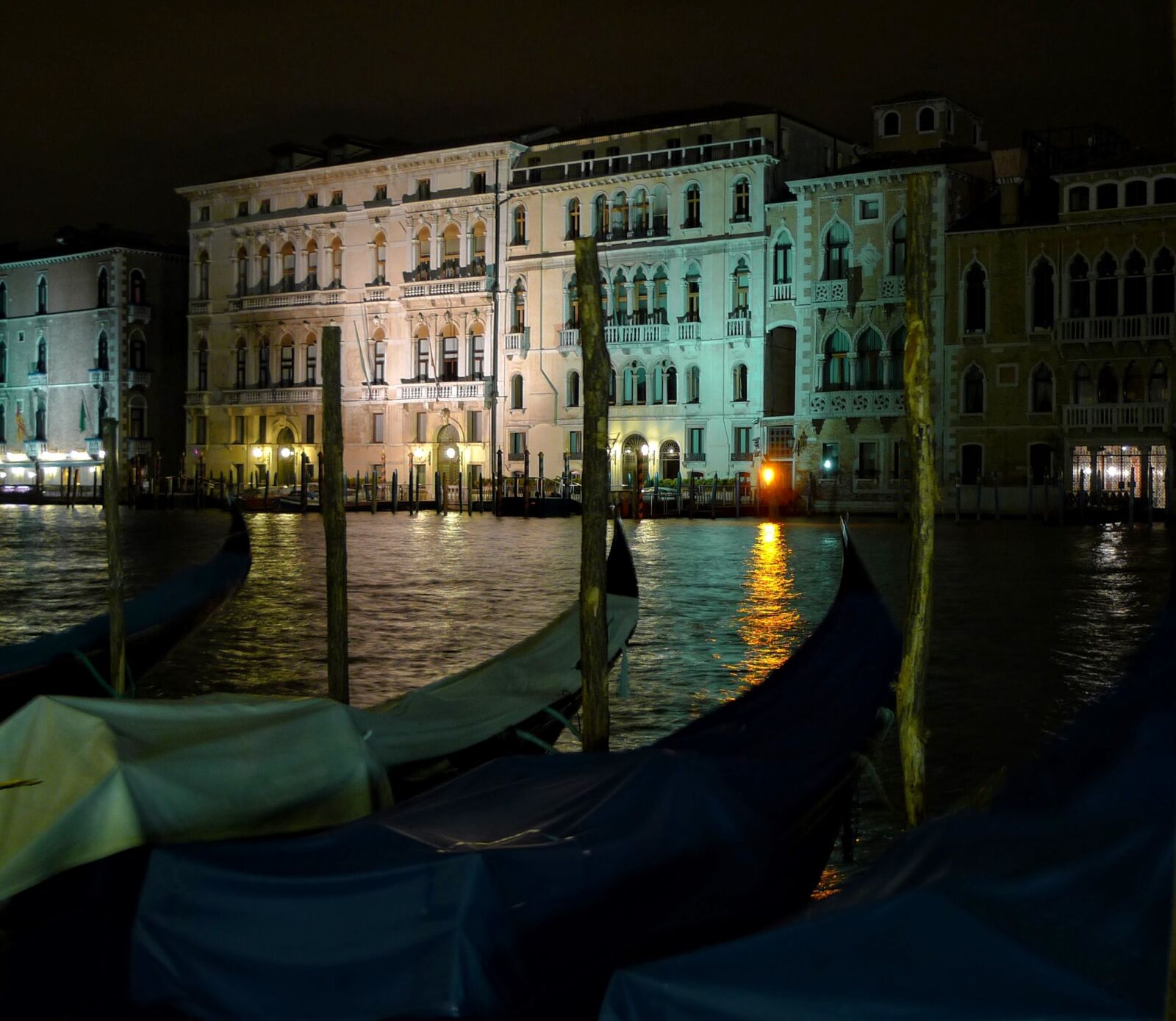 Panasonic Lumix DMC-LX3 sample photo. Venice, italy, boats photography