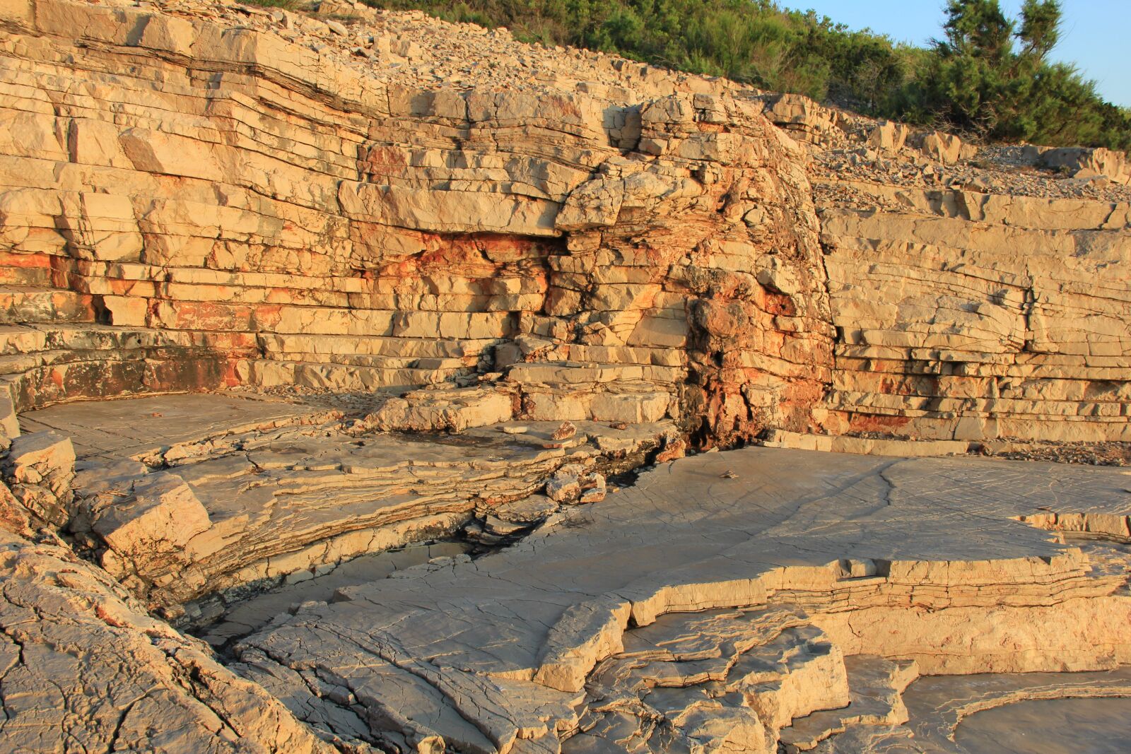Canon EOS 550D (EOS Rebel T2i / EOS Kiss X4) sample photo. Sunrise, sunlight, cliff photography