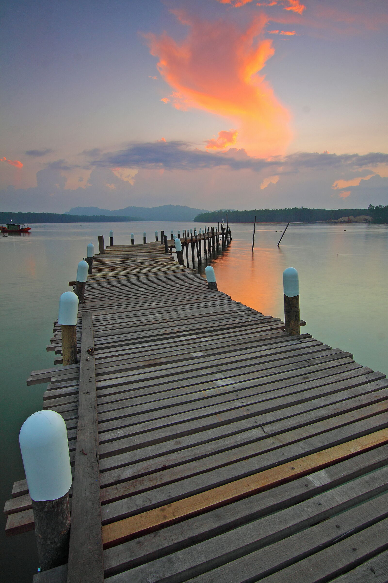 Canon EOS 50D sample photo. Clouds, dawn, dock, jetty photography
