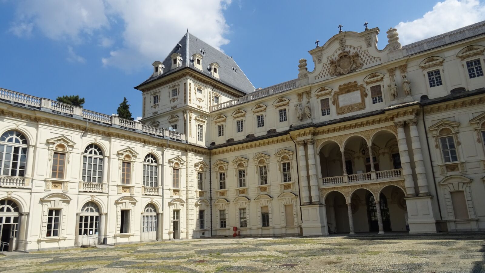 Sony DSC-HX60 sample photo. Turin, italy, architecture photography