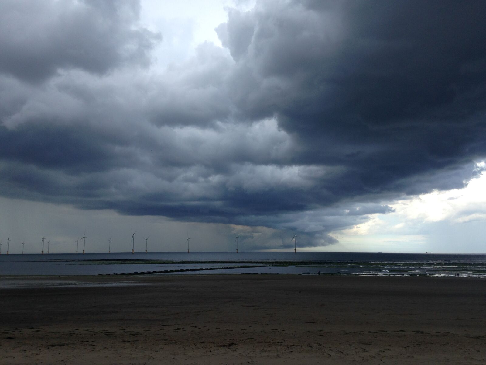 iPhone 5c back camera 4.12mm f/2.4 sample photo. Sea, sand, beach photography