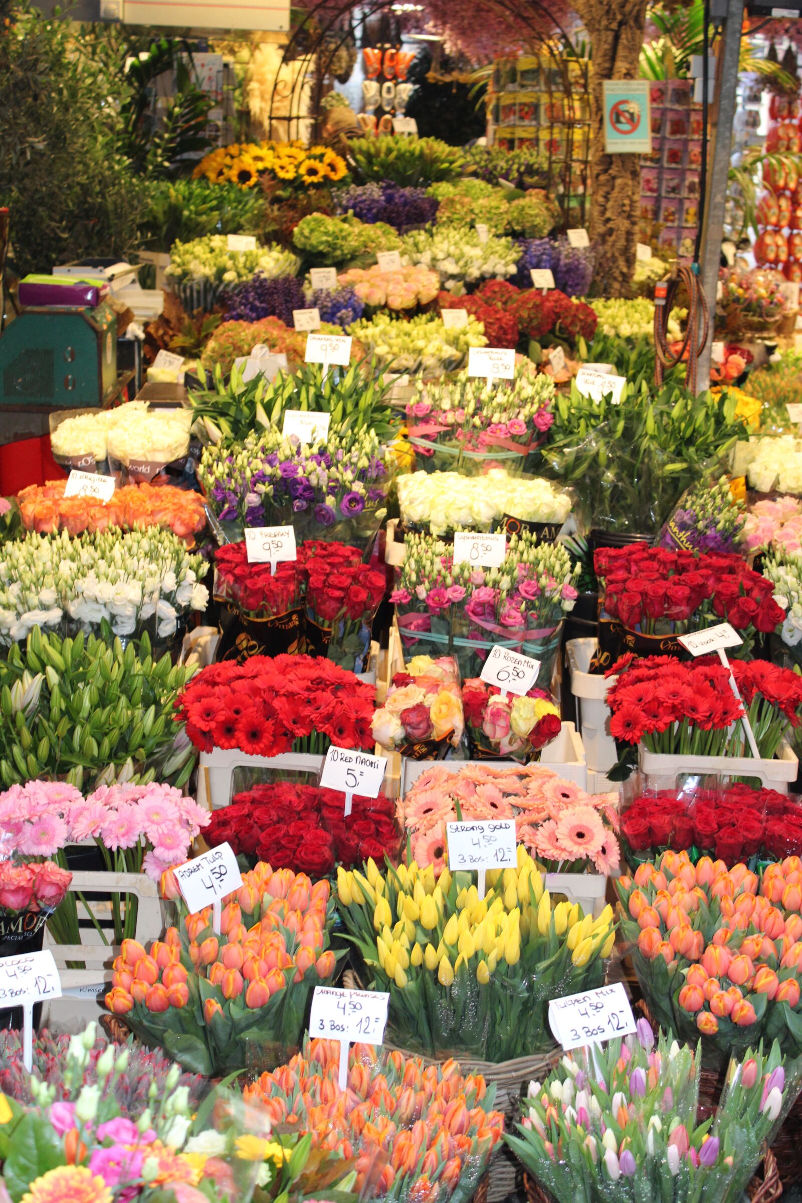 Canon EOS 1200D (EOS Rebel T5 / EOS Kiss X70 / EOS Hi) sample photo. Flowers, flowermarket, market photography