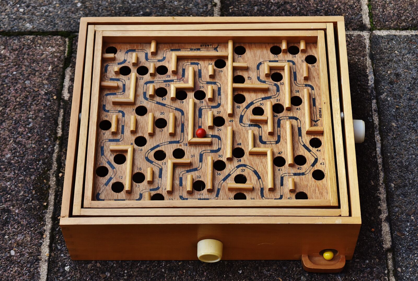 Nikon D7200 sample photo. Labyrinth, wood, play photography