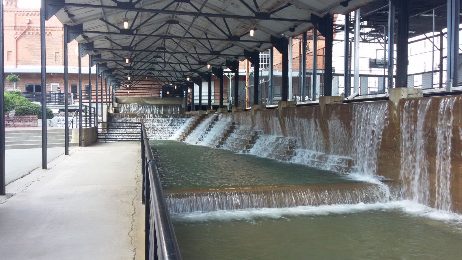 Samsung Galaxy S5 Mini sample photo. Downtown, water photography