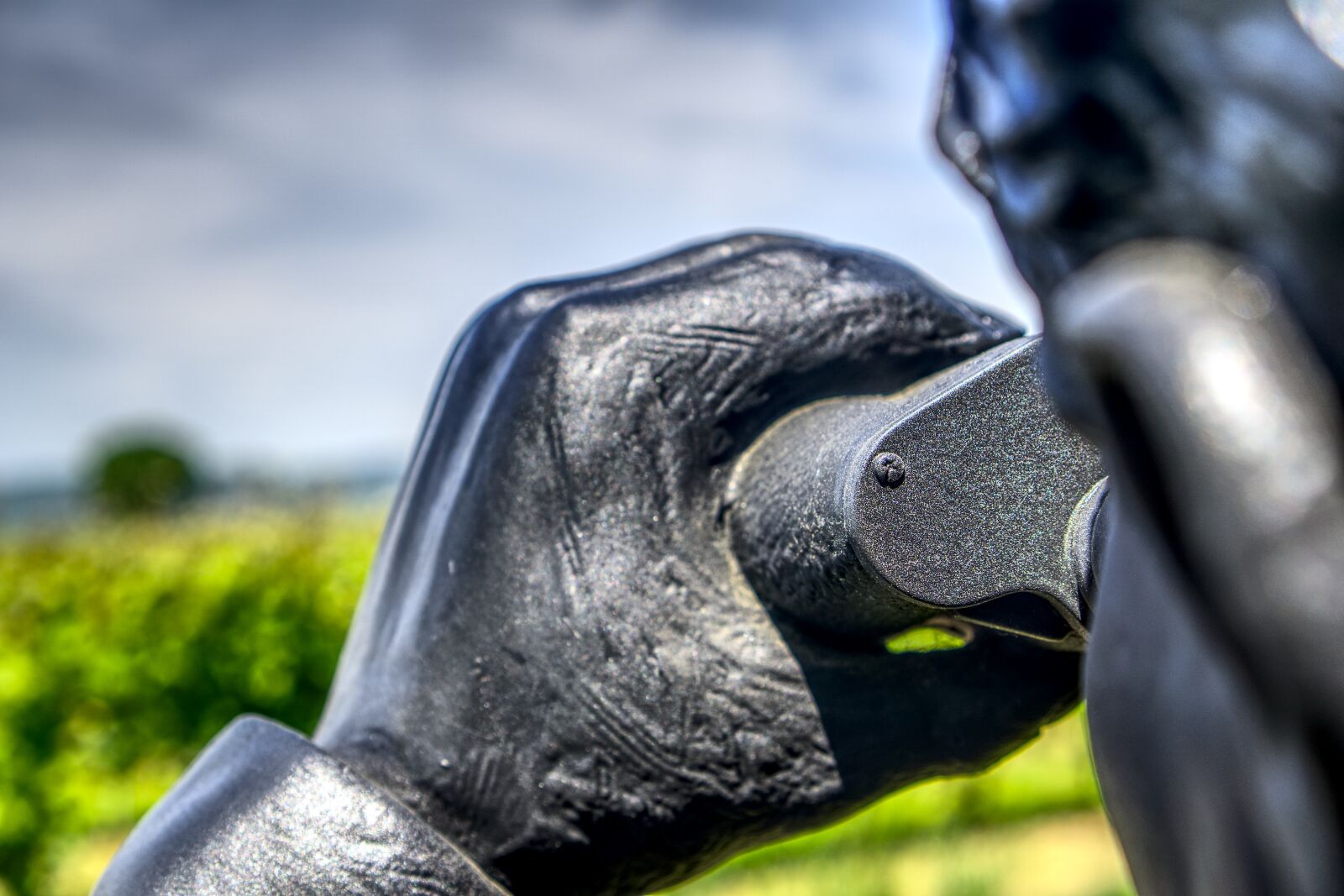 Sony a6000 + Sony E 35mm F1.8 OSS sample photo. Statue, figure, binoculars photography