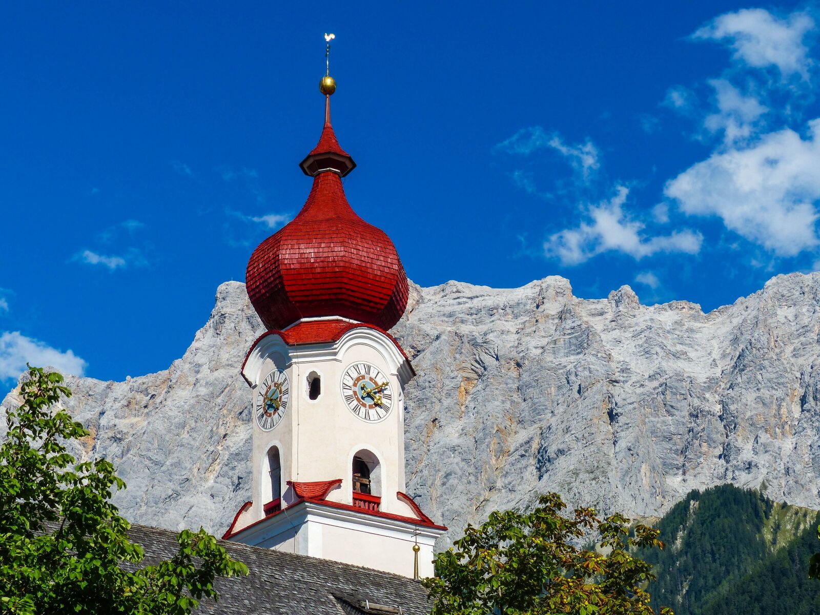 Panasonic Lumix DMC-FZ200 sample photo. Parish church to the photography
