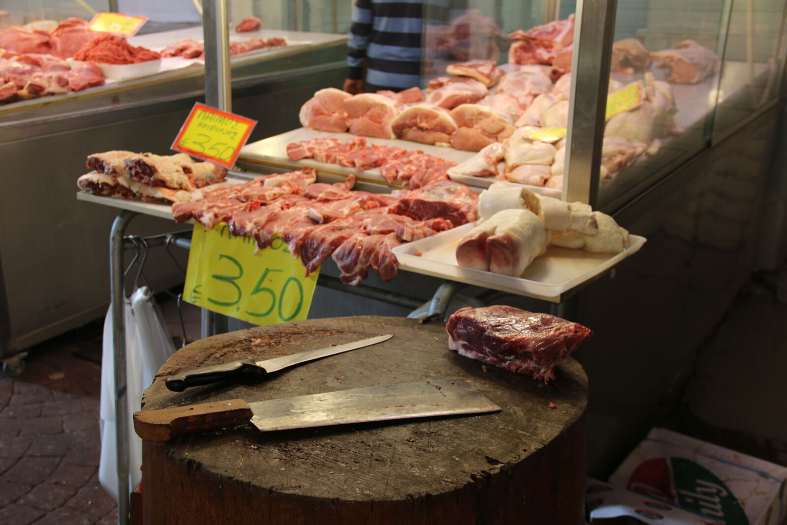 Canon EF-S 18-135mm F3.5-5.6 IS sample photo. Butcher, meat photography