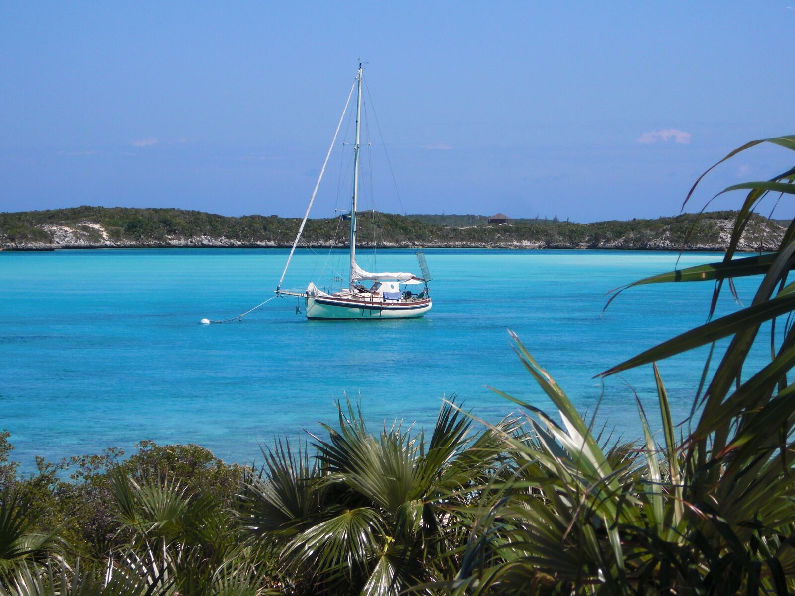 CASIO EX-S10 sample photo. Sailboat, vacation, bahamas photography